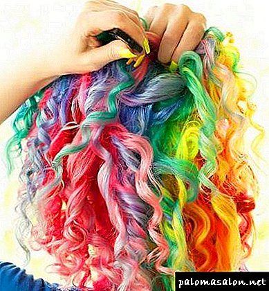 Des expériences audacieuses avec des cheveux, des mèches colorées et des pointes